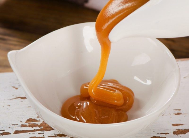cara membuat gula karamel cair