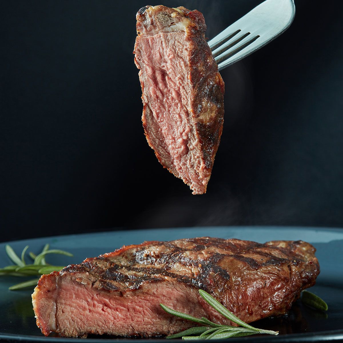 Cara Membuat Steak Daging Sapi Medium Rare
