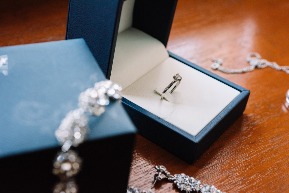 Referensi Tipe Perhiasan Untuk Hadiah Anniversary